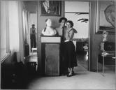 Salvador Dali et Gala dans leur atelier parisien à la villa Seurat